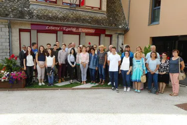 De jeunes Roumains sont venus visiter le Cantal