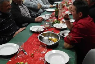 Un repas de Noël gourmand pour les membres du foyer rural