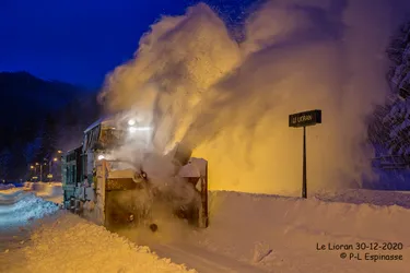 Ligne Aurillac-Clermont : la SNCF espère un rétablissement dès ce jeudi soir et a dégainé son « chasse-neige spécial »