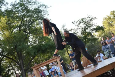 Des moments suspendus au parc des Perrières, à Brive, pour conclure le festival Danse en mai en septembre
