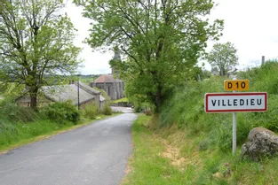 Villedieu (Cantal) à l'heure des doutes