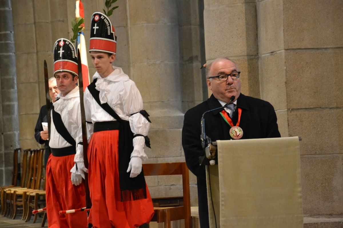 Assj Rugby Figure des Ostensions de Saint-Junien et de l'ASSJ Rugby, Gilles ...