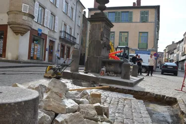 La fontaine située place Saint-Ferréol va prochainement être remise en eau