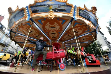 A Brive, le carrousel pourra désormais rester toute l'année sur la place du Civoire
