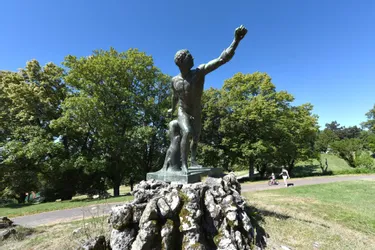 Cinq choses que vous ne saviez peut-être pas sur la statue du parc Hélitas à Aurillac
