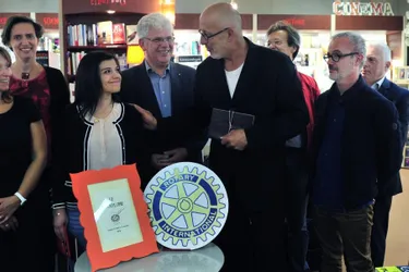 Iris Garcelon et Serge Menini remportent le concours de la librairie Point-Virgule et du Rotary