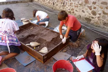 Une initiation aux fouilles archéologiques