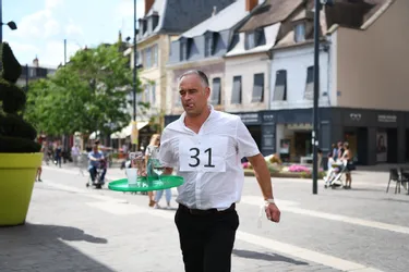 Thierry Linget à nouveau vainqueur de la course des garçons de café à Moulins