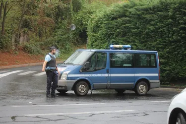 L'homme retranché à Thiers (Puy-de-Dôme) a été pris en charge en fin de matinée, ce vendredi, par l'hôpital