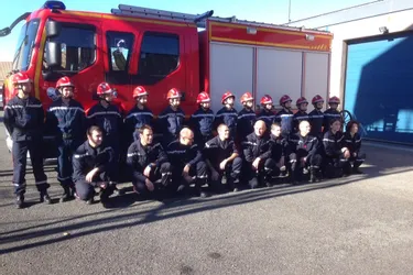 Des casques pour les jeunes pompiers
