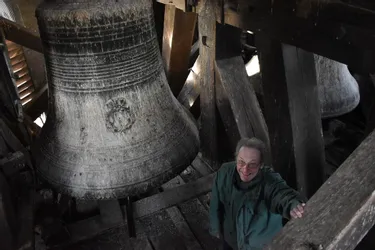 Près de dix tonnes de cloches sont suspendues dans le clocher de Saint-Amable, à Riom