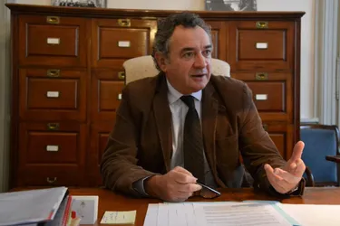 Les maires du Cantal inquiets des réformes