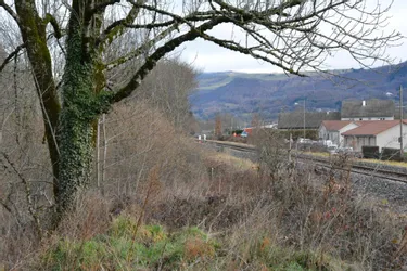 Le corps d'un homme découvert sur la voie ferrée à Polminhac (Cantal)
