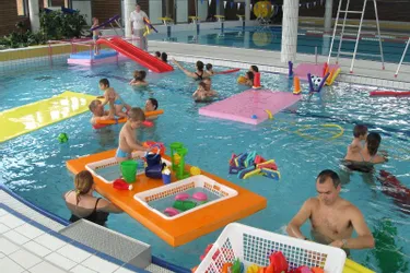 Le centre aquatique propose chaque samedi des activités pour bébés et parents