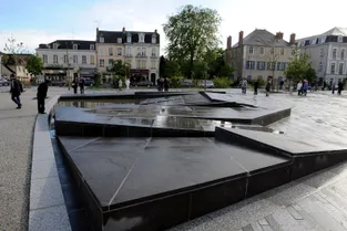 EN IMAGES: Inauguration des fontaines place Jean-Jaures.