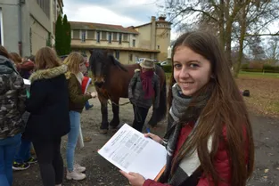 Des lycéennes, apprenties juges, participent au concours du lycée agricole de Breuil-sur-Couze