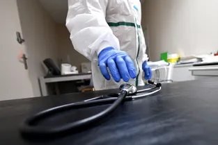 Coronavirus : trois premiers décès et un foyer de contamination en médecine hospitalière dans le Cantal