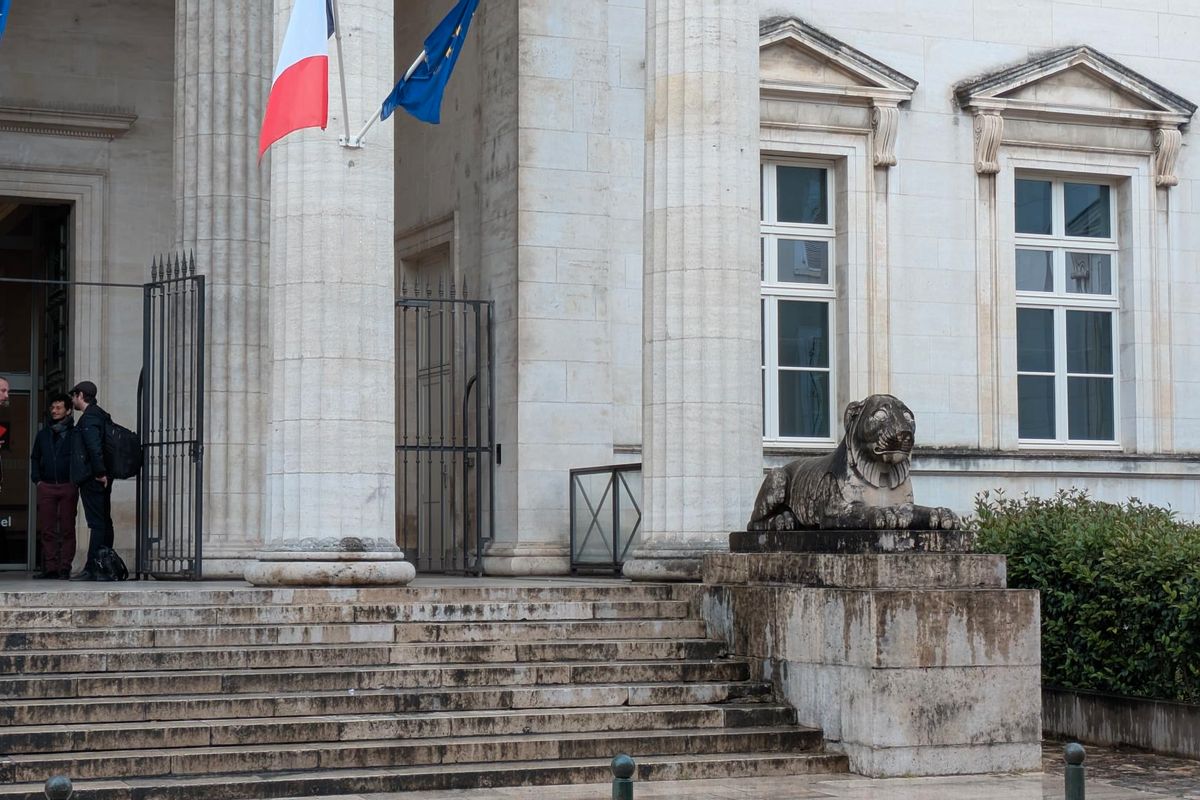 Le procès du doctorant iranien poursuivi pour provocation directe à un acte de terrorisme renvoyé en juin