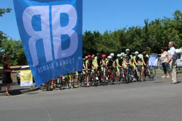 Pour le Tour de France, Brioude passe au bleu Bardet pour soutenir son champion