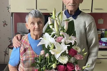 A Chapdes-Beaufort (Puy-de-Döme), Marinette et Roger Latallerie fêtent leurs noces de titane pour 72 ans de mariage