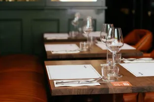 Une start-up de Clermont-Ferrand met au point le "stickeat" pour compenser l'absence de menus aux tables des restaurants