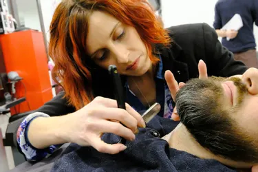 Le métier de barbier se conjugue désormais au féminin