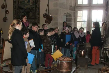 Des élèves du primaire en visite au château