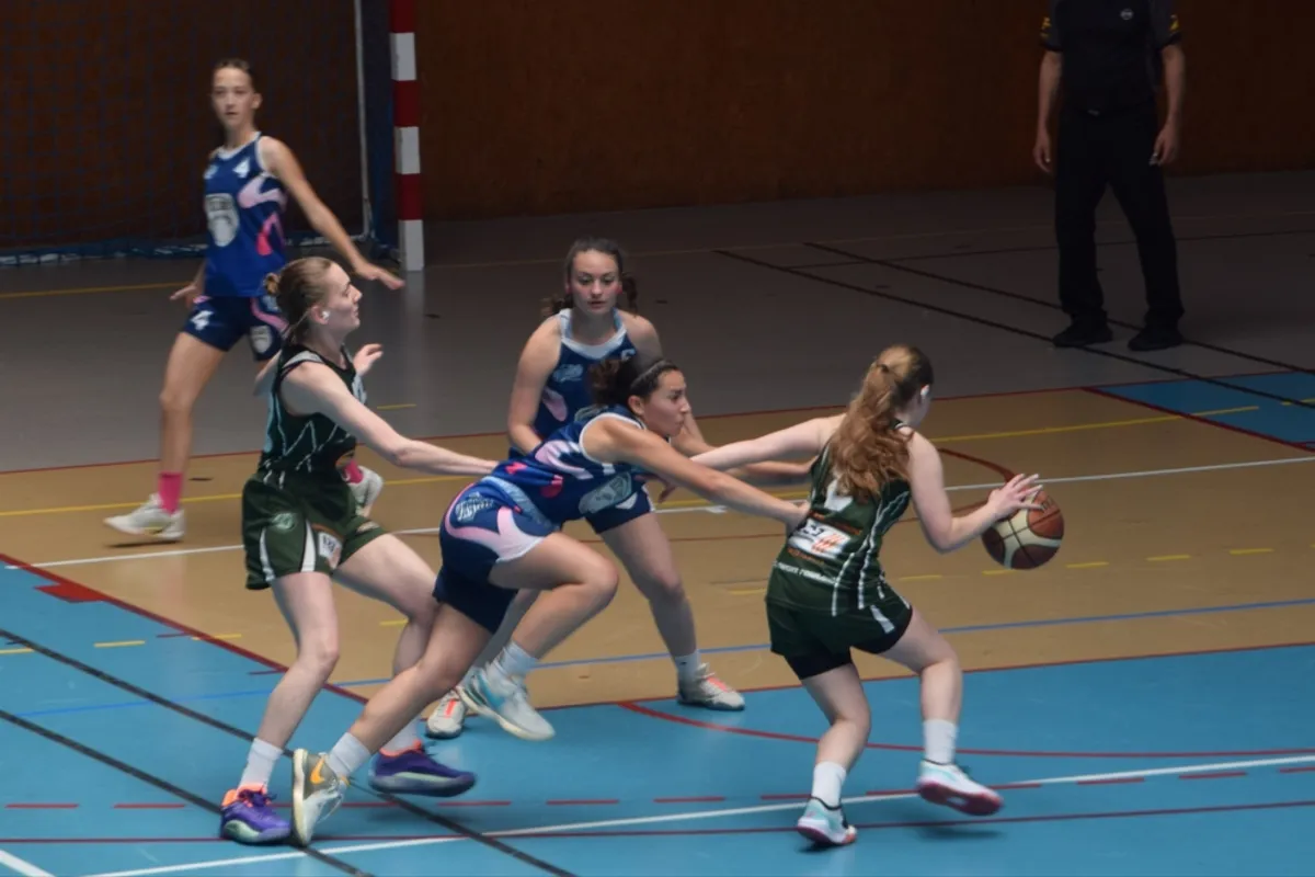 Issoire : les seniors masculins en demi-finales après une victoire contre Coteau Basket 90-86