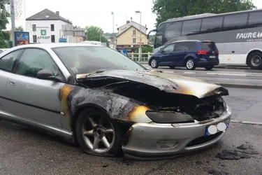 Allier : une voiture prend feu à Bellerive-sur-Allier