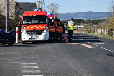 Deux blessés légers dans un accident entre un vélo et une moto à Val d'Arcomie (Cantal)