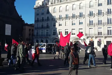 Manifestation contre l'état d'urgence à Clermont-Ferrand