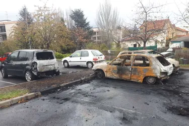 Plusieurs véhicules ont brûlé à Clermont-Ferrand et Gerzat