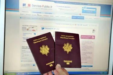 Vérifiez la validité de vos cartes d’identité et passeport à l'approche des vacances