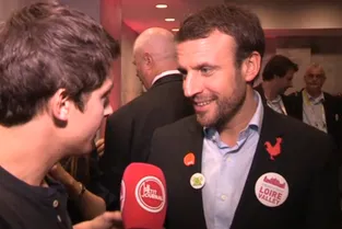 Quand Emmanuel Macron arbore dans "Le Petit Journal" le logo d'une start-up ponote