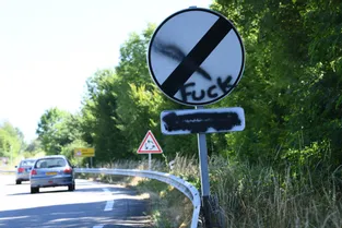 En Corrèze, les panneaux installés par le Département contre les 80 km/h ont été vandalisés