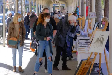 Le marché des arts de Vichy (Allier) a fait son grand retour ce dimanche