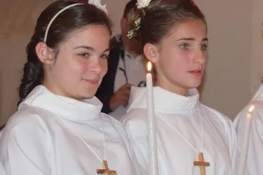 Profession de foi de deux jeunes filles