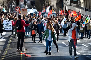 500 lycéens ont manifesté à Clermont-Ferrand contre la réforme de l'université et du bac