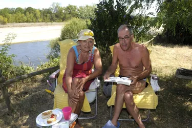 Les Hollandais Barry et Antoinette viennent depuis sept ans au camping Deneuvre