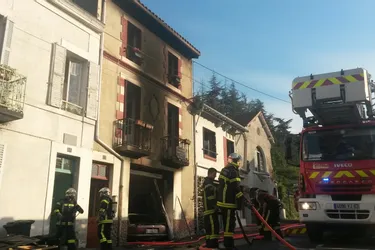 Puy-de-Dôme : une voiture et un garage détruits dans un incendie