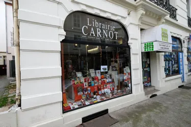 La librairie Carnot à Vichy fournit des livres dans un cadre strict