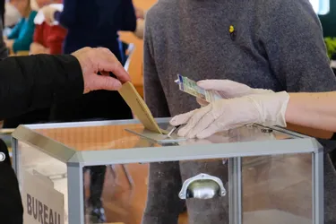 Municipales à Vichy : comment les bureaux de vote ont veillé au respect des règles sanitaires