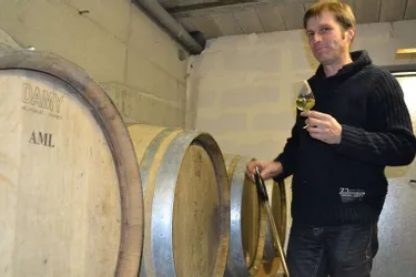 Installé sur les Palhàs depuis 2002, Stéphan Elzière est le seul producteur de vin bio du Cantal