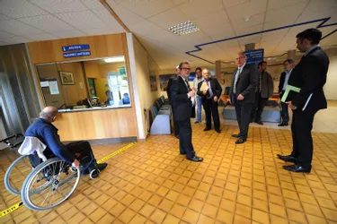 Avant la réunion cantonale, les élus ont visité Centre hospitalier gériatrique à Cornil
