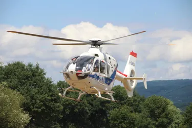 Accident à Riom-ès-Montagnes (Cantal) : un motard évacué par hélicoptère