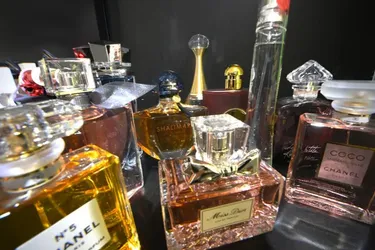 Deux personnes interpellées à Clermont-Ferrand dans le cadre de trafic de parfums contrefaits organisé depuis le Loiret