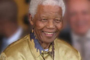 Nelson Mandela, hospitalisé, "respire sans assistance"