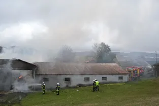 Un incendie détruit une grange