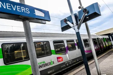 Une opération de secours à personne a obligé le Clermont - Paris à rester 34 minutes en gare de Nevers