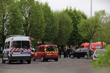 L'auteur des tirs mortels devant un collège d'Aurillac "craignait que son épouse refasse sa vie"